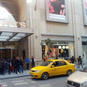 Upscale Shopping in Istanbul (Nışantaşı) Upscale Shopping in Istanbul (Nışantaşı)
